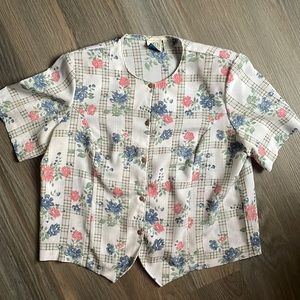 Vintage polyester floral short sleeve button down blouse by Alison Dailey